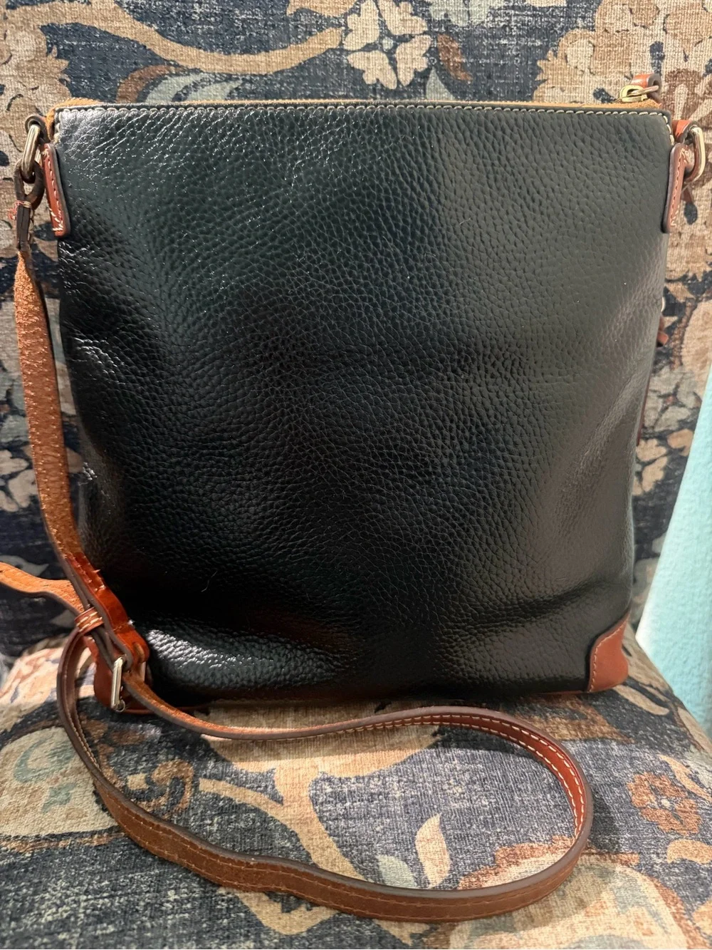 Dooney & Bourke sleek dooney